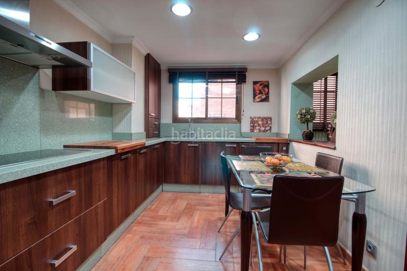 Foto 7dbc9ef9-9c44-40f6-a1e1-5b4b52cb80db. Zweistöckige wohnung mit parking in Plaza Castelar - Mercado Central Elda