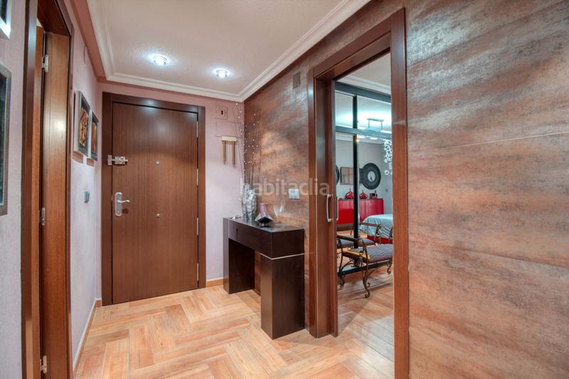 Foto b953b54e-576e-4f84-a956-700784ab9cd2. Zweistöckige wohnung mit parking in Plaza Castelar - Mercado Central Elda