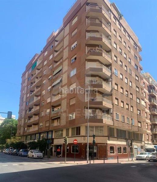 Foto a72229b8-2c15-487d-924f-ec9b2fcb6576. Local comercial en Parque Geólogo José Royo Gómez Castellón de la Plana