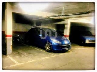 Parking coche en El Parc i la Llacuna del Poblenou