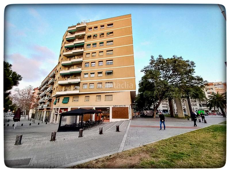 Foto b46c8ab0-967a-4647-9e43-110a565058b2. Autoparkplatz in El Parc i la Llacuna del Poblenou Barcelona