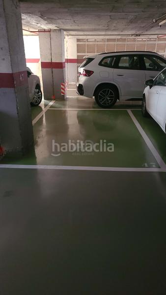 Foto cb22046e-80fd-4e12-8ed3-cd57ec70e12d. Autoparkplatz in calle travessera de les corts 272 272 in Barcelona