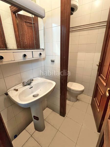 Foto 77d6f2f3-ae9c-460b-a865-e7e40234ff2e. Business premise in calle demetrio valero 12 12 in León