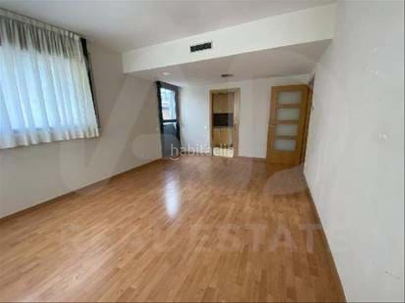 Foto a1eb27cd-b6fc-462f-9505-1c68ad7e5ea1. Flat with heating parking in Gràcia Sabadell