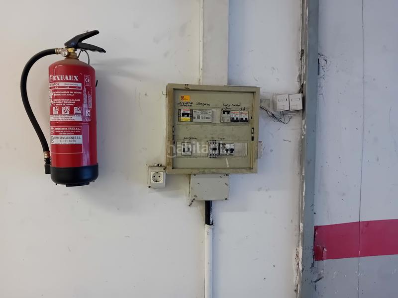 Foto 9ac427f8-fedd-4a15-92fa-78cb0b944234. Local comercial a Can Palet Terrassa