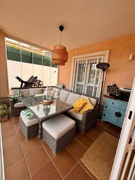 Foto 48504a39-ad18-44a1-ad61-5f32dbd3de31. Casa con riscaldamento parcheggio piscina in Islantilla golf Islantilla