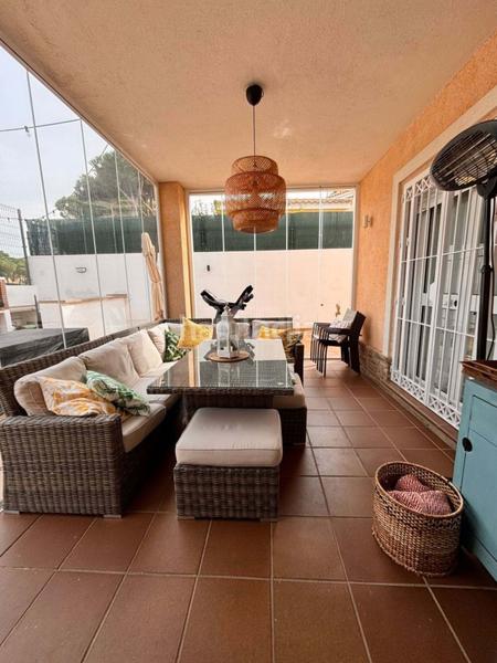 Foto 2f6b5250-8373-45e6-8a43-dd303c5cd396. Haus mit heizung parking pool in Islantilla golf Islantilla