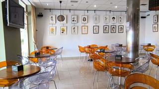 Locale commerciale in Calle arquitecto ramon cañas del rio 11 11