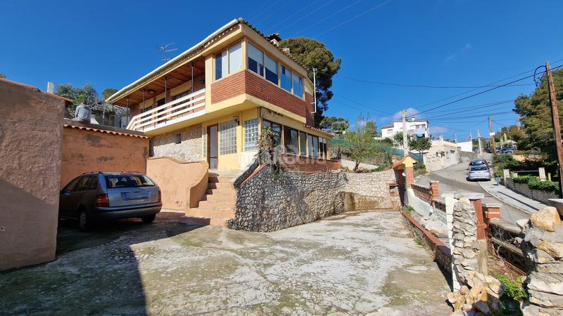 Foto 520bdaa9-3fe6-4e76-8bcd-55d02d9f7f27. Casa en costa Cunit - els jardins - els rosers Cunit