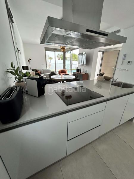 Foto cecd7256-ad45-4dc8-973e-dc69b1a332b1. Casa en Los Almendros Orihuela