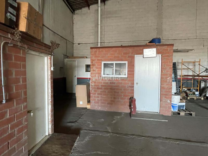 Foto 18142160-ed6d-4b84-b1c0-4a2e9554573c. Geschäftsraum in carretera villaroañe 16 16 in Puente Castro León