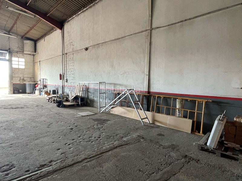 Foto 4bcc3091-a6a6-4942-8af9-5273a6cc61ec. Local commercial dans carretera villaroañe 16 16 dans León