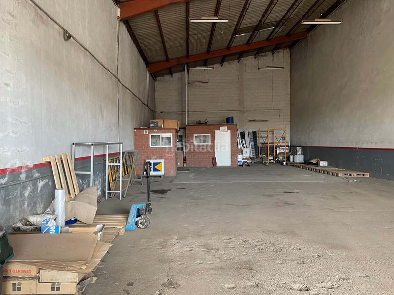 Foto b2a06904-48bb-4df9-b44b-fa83da1f2630. Local commercial dans carretera villaroañe 16 16 dans León