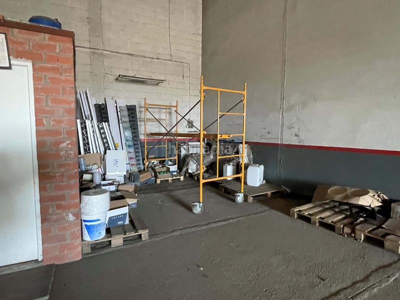 Foto d795584f-9284-4f1e-abef-be441acc3b50. Local commercial dans carretera villaroañe 16 16 dans León