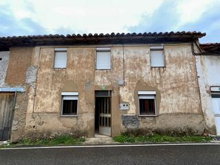 Casa a Valverde de la Virgen