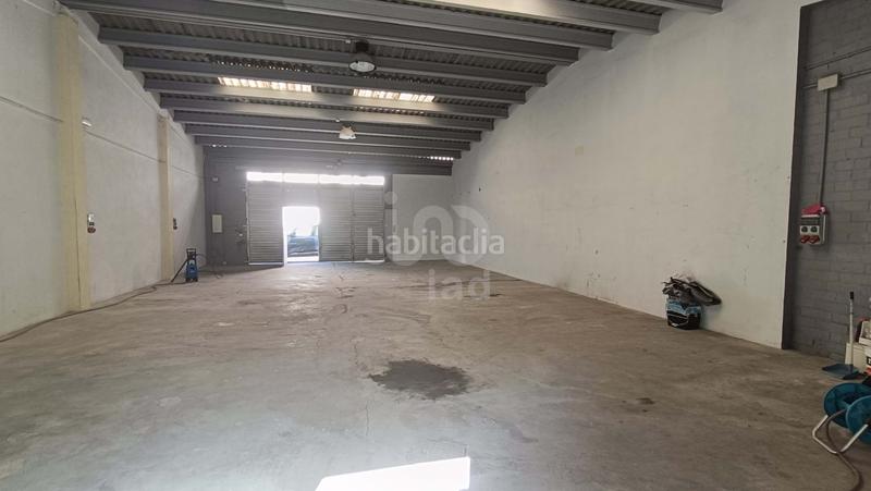 Foto 01d3292f-d3f5-4a02-83f7-9a0441e23833. Local comercial a Bellvei