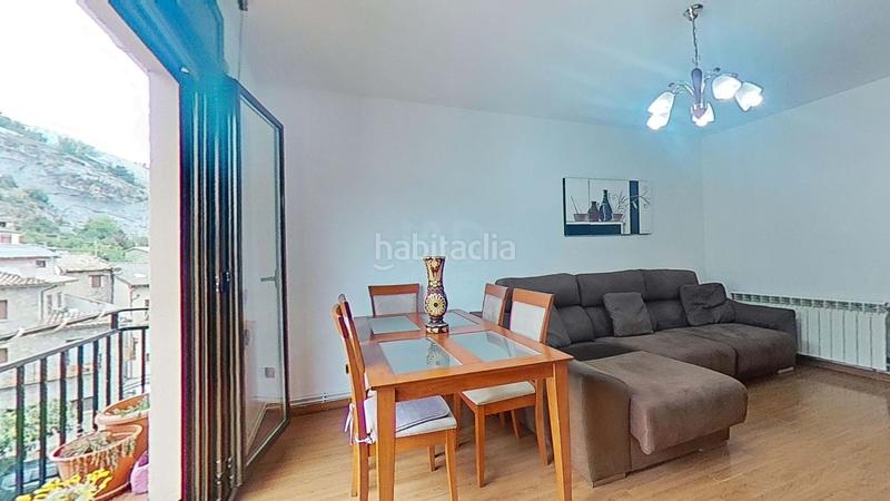 Foto acbb3285-0427-402e-8fbd-0b574a5b19d1. Piso en calle del sol 8 8 en Arén