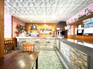 Locale commerciale in Calle santa cinta 32 32