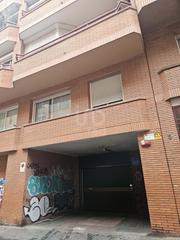 Aparcament cotxe a El Camp de l´Arpa del Clot