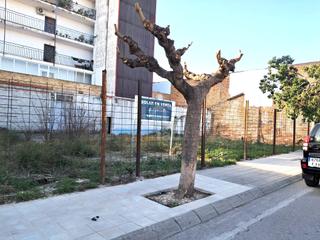Terreny residencial a Calle de les escoles 86 86