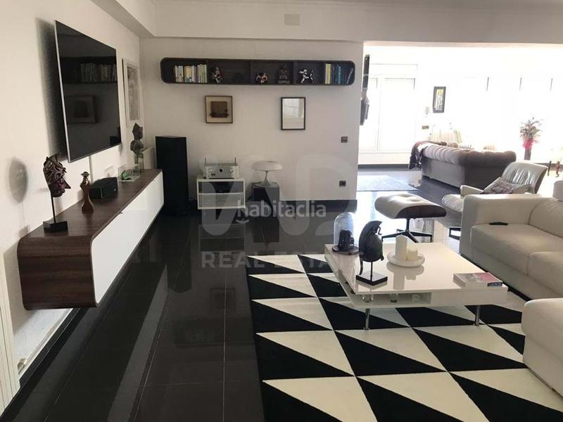 Foto 8a7ffbd1-9ac7-4c5c-9526-167da6d235bd. Casa amb calefacció aparcament piscina a Marianao Sant Boi de Llobregat