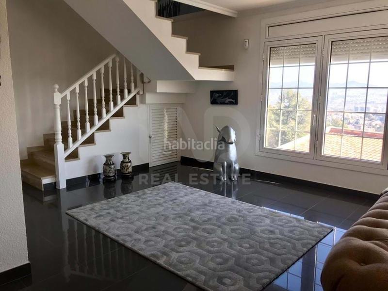 Foto ff294aee-83c2-460f-b887-1a1304beb881. Casa amb calefacció aparcament piscina a Marianao Sant Boi de Llobregat