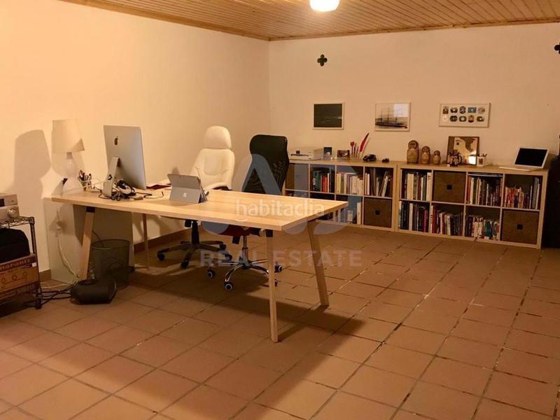 Foto 1f964f43-f610-43c5-a437-cc4dc0616f0f. Haus mit heizung parking pool in Marianao Sant Boi de Llobregat