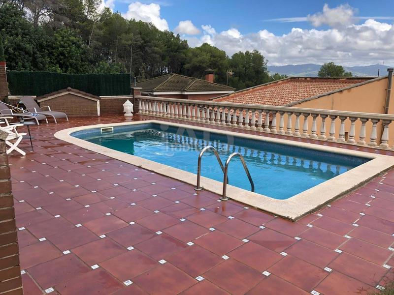 Foto 59ba8c62-ceea-48f0-bd3c-f54693f0a278. Haus mit heizung parking pool in Marianao Sant Boi de Llobregat