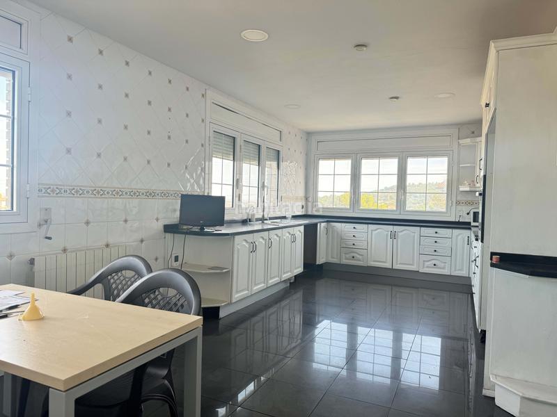 Foto 6f1995d4-6d20-4f40-9c5b-9f482f6e8090. House with heating parking pool in Marianao Sant Boi de Llobregat