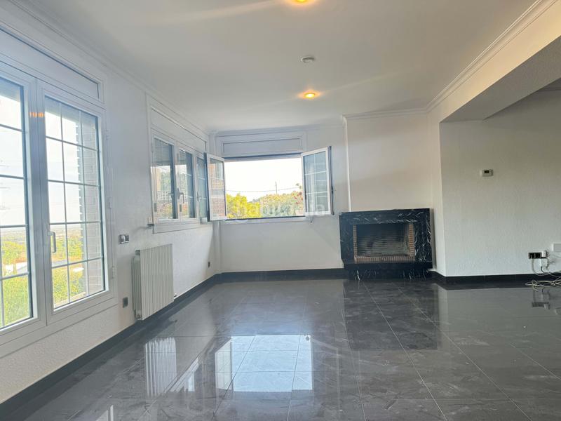 Foto c1d3a5cb-abc6-4bdd-952e-286b8902900f. House with heating parking pool in Marianao Sant Boi de Llobregat