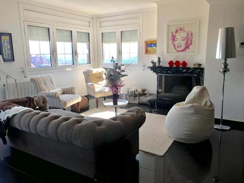 Foto d2c5812c-20b4-4244-866e-ad32698d030c. House with heating parking pool in Marianao Sant Boi de Llobregat