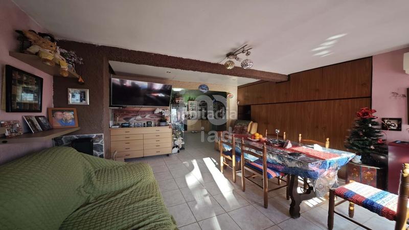 Foto b9a32971-a284-4000-a63e-4a56f80bd27b. Casa en calle gardenia 5 5 en Pratdip