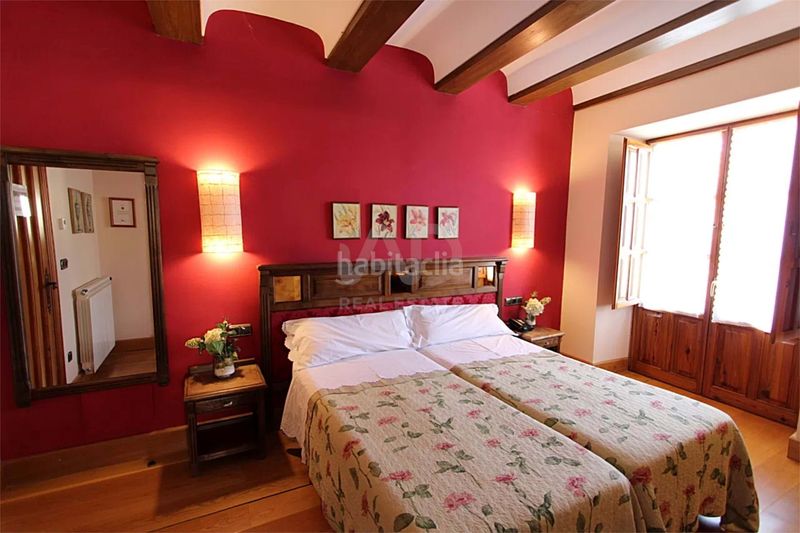 Foto 28bad3fd-8b47-4257-8190-9e0e3e73f002. Edificio en calle cervantes 17 17 en Herrera de Valdecañas