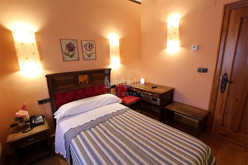 Foto 2aae6f28-858c-4b4f-97a1-43d209fddad6. Edificio en calle cervantes 17 17 en Herrera de Valdecañas