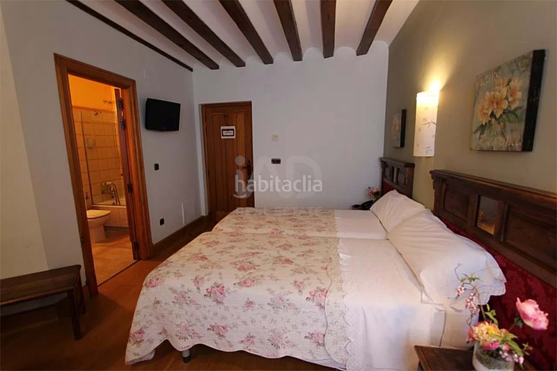 Foto 4f442b17-3785-4200-9723-e2a85660e2c2. Edificio en calle cervantes 17 17 en Herrera de Valdecañas