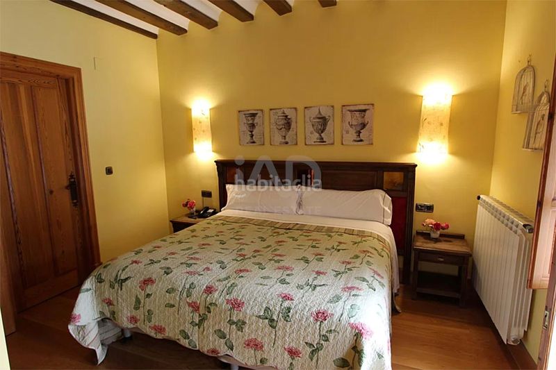 Foto 5c3936c5-b2a4-4956-9006-d4cc988de6fe. Edificio en calle cervantes 17 17 en Herrera de Valdecañas