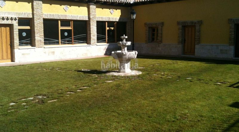 Foto b721bbc4-a313-4cfd-8434-732490a9e2e9. Edificio en calle cervantes 17 17 en Herrera de Valdecañas