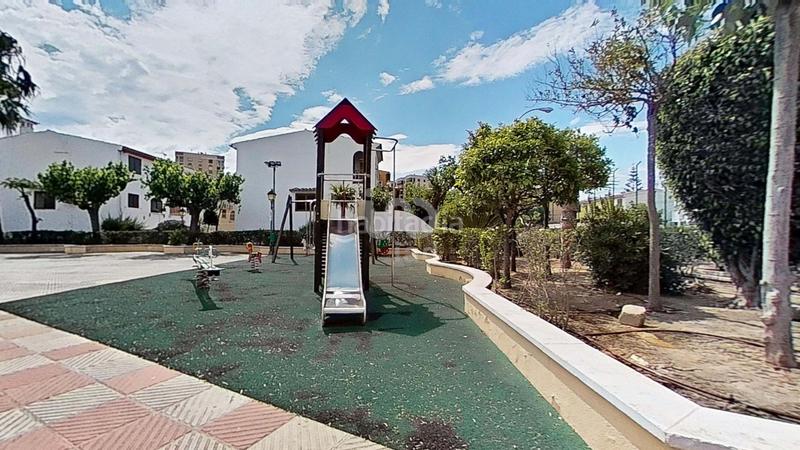 Foto d57edaa0-4902-40dc-b2f4-6d95232fbbb0. Casa amb aparcament piscina a Benicàssim Golf Benicasim / Benicàssim