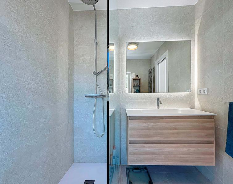 Foto ac629bba-7a35-4543-89a7-ae76c8a9b49a. Haus mit heizung parking pool in Levantina - Montgavina - Quintmar Sitges