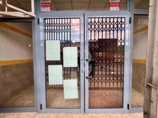 Local Comercial a Avenida sebastia joan arbo 70 70