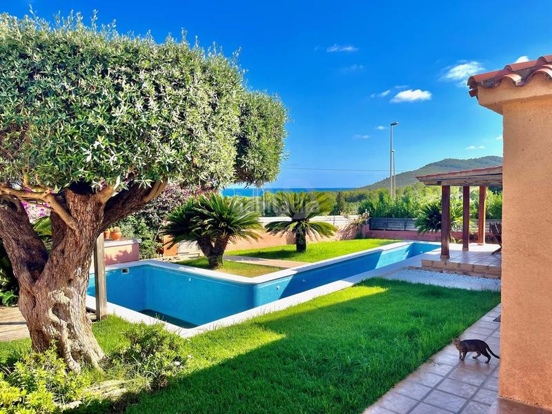 Foto 7e8e9b4d-7bb4-4b04-a495-1f5f69b282bc. Casa en avinguda de acacia en Costa Sur Peñíscola