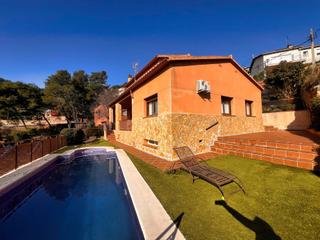 House in Calle del segre 27 27