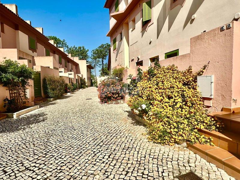 Foto 29a563cf-1b7d-481a-98c3-c2a37603732f. Casa con parcheggio piscina in Islantilla golf Islantilla