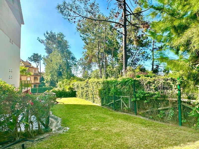 Foto 476d539f-ee5a-4ba2-9d80-1c9e997e0f8c. House with parking pool in Islantilla golf Islantilla