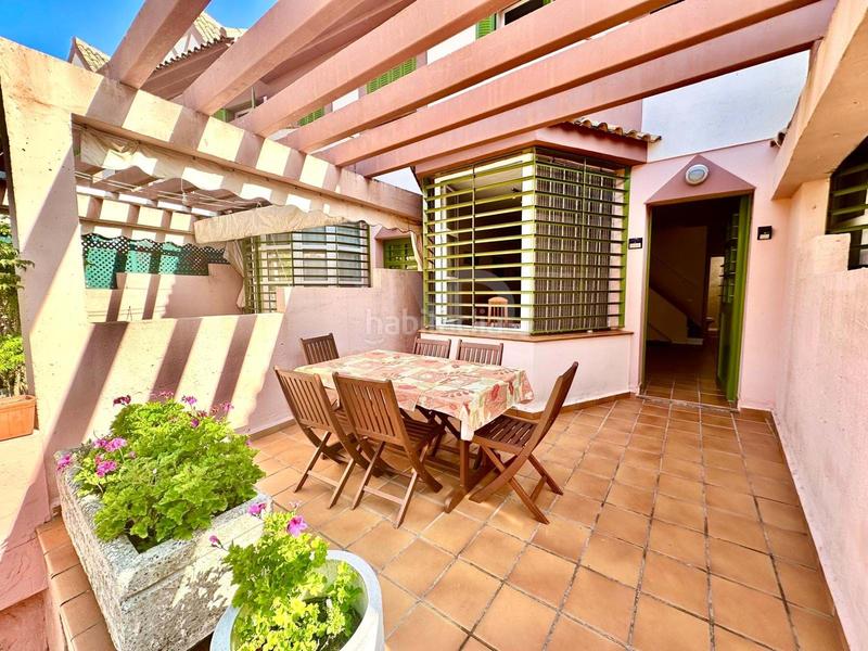 Foto 43b9fc4e-48cf-472e-9c47-62a8fc415552. Maison avec parking piscine dans Islantilla golf Islantilla