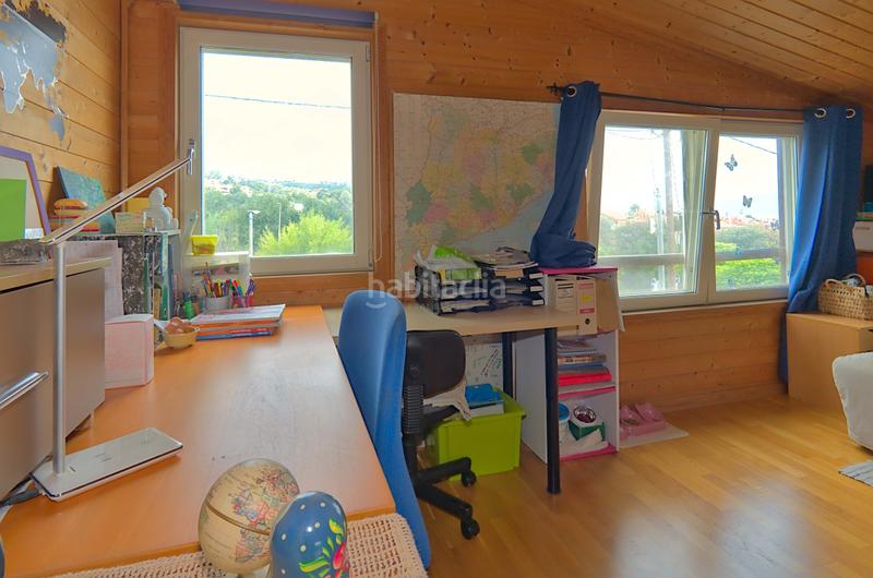 Foto 23da5493-dcf9-40bd-bda3-9e419dd57a80. Casa amb aparcament a Els Canons - Les Orioles - Can Paulet Sant Boi de Llobregat