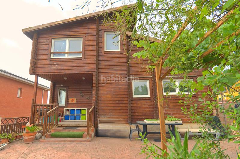 Foto eb357d65-f8bb-43fa-b88b-61aa67867656. Casa amb aparcament a Els Canons - Les Orioles - Can Paulet Sant Boi de Llobregat