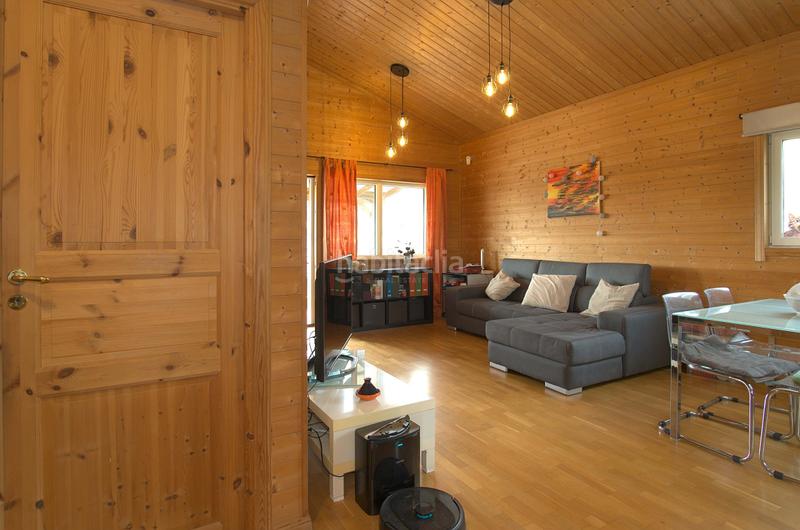 Foto fcafe171-c866-4d25-862c-310fe2f67e07. Casa amb aparcament a Els Canons - Les Orioles - Can Paulet Sant Boi de Llobregat