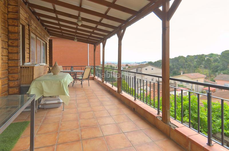 Foto 0c26adb5-6aa3-41a7-8aec-739eac724b88. Maison avec parking dans Els Canons - Les Orioles - Can Paulet Sant Boi de Llobregat