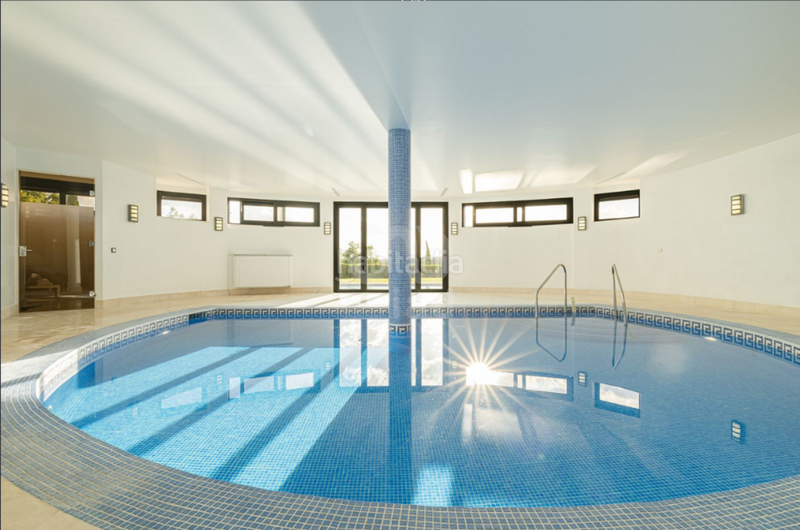 Foto f78afafd-3c50-4660-9769-6dd2d8d49e16. Casa con piscina in Los Flamingos Benahavís